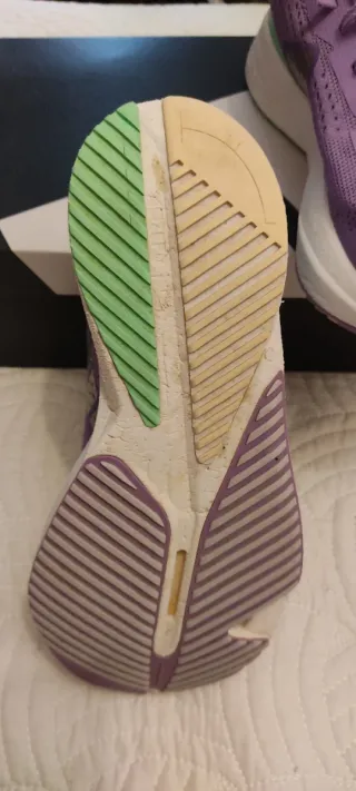 Zapatillas Adidas Adizero Morado y Dorado