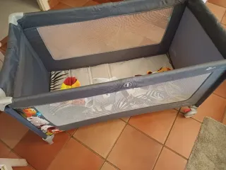 Cuna de viaje plegable