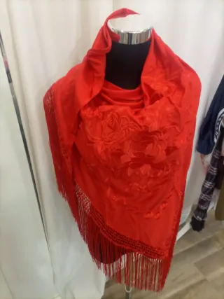 Mantón Flamenco Bordado Rojo
