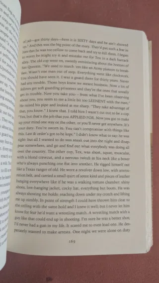 On the Road: The Original Scroll (Penguin Class...