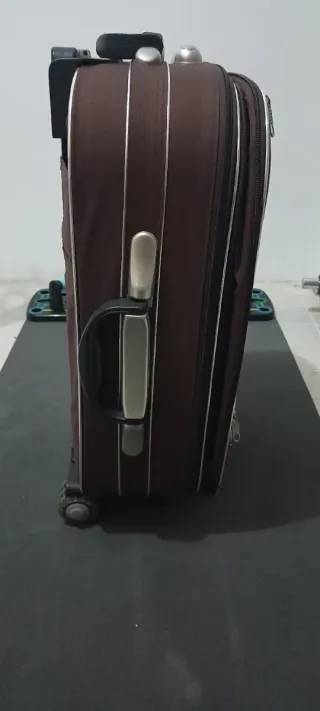 Maleta viaje con asa abatible