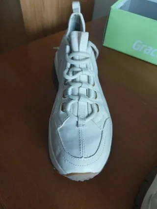 Zapatillas deportivas beige/blancas chica