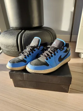 Jordan 1 Low university blue black