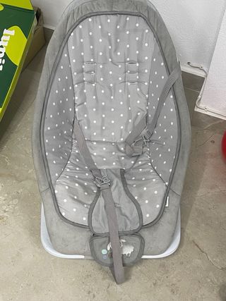 Mecedora para bebé gris con puntos