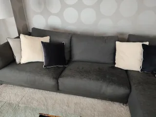 Sofá chaiselongue gris oscuro