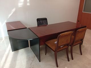 Mesa de escritorio esquinera madera y plástico