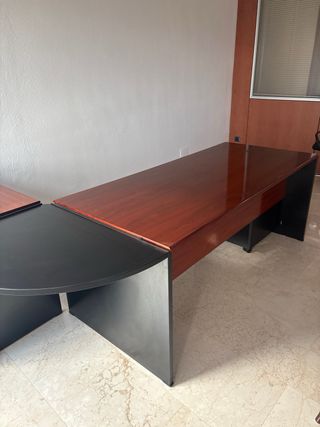 Mesa de escritorio esquinera madera y plástico