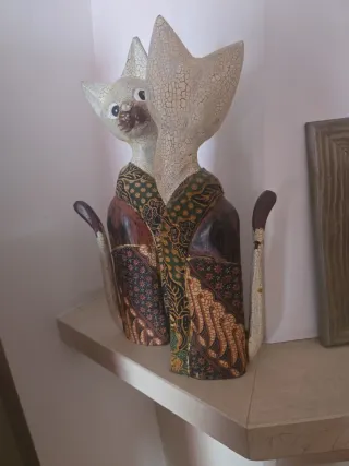 Gatos de madeira decorativo