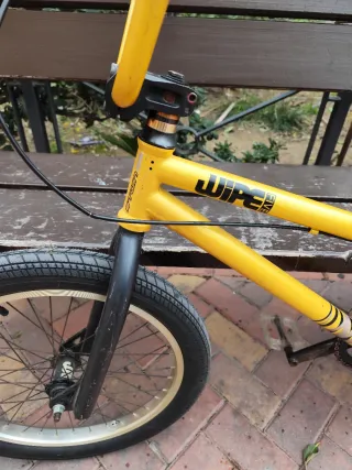 Bicicleta BMX Dorada