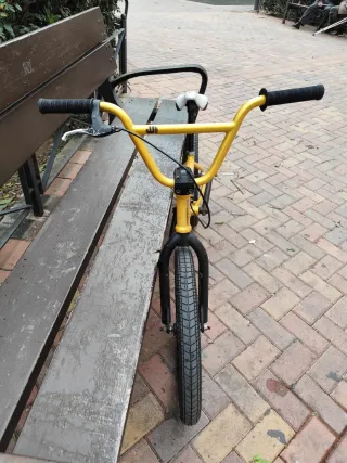 Bicicleta BMX Dorada