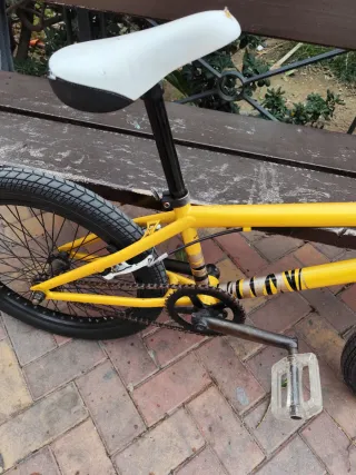 Bicicleta BMX Dorada