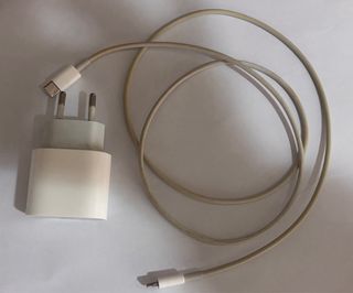 iPhone 14 128GB Negro + Accesorios originales