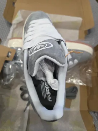 Zapatillas Adidas Campus Grises y Blancas