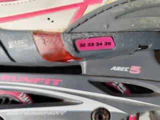 Patines en línea rosas y grises