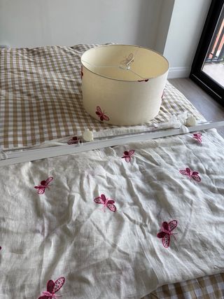 Estor y lámpara mariposas