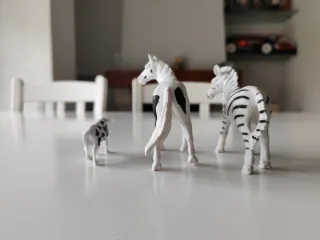 Bonecos de animais (cavalo, zebra, boi)
