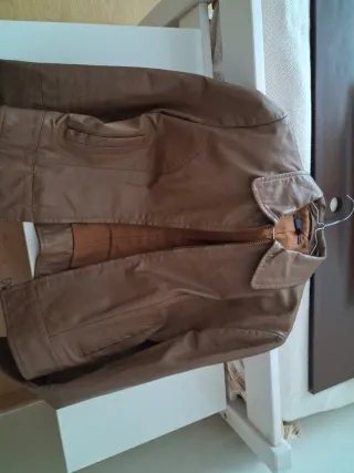 Cazadora de cuero camel