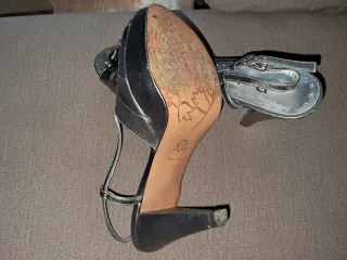 Sandalias elegantes tacón plateadas