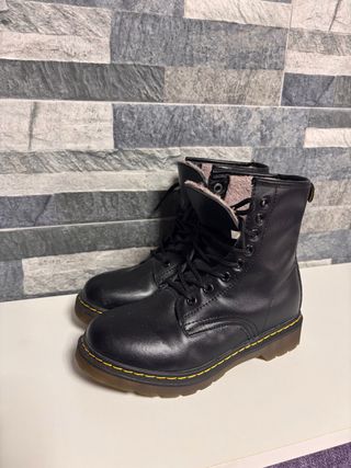 Stivali tipo Dr. Martens taglia 37