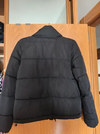 Plumífero negro acolchado