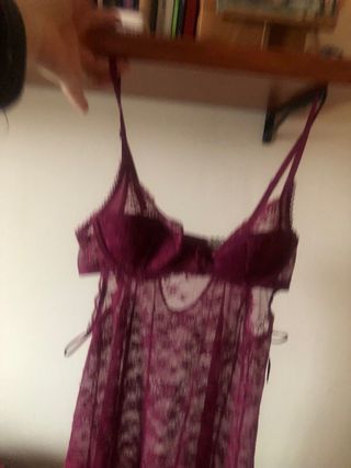 Enagua de encaje morado