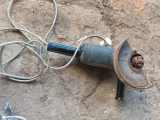 Radial Bosch GWS 18-230