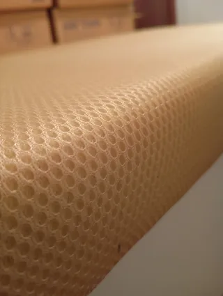 Base tapizada 105cm con patas