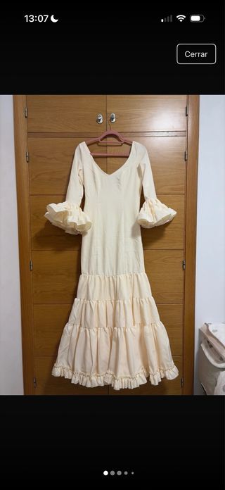 Traje de flamenca beige