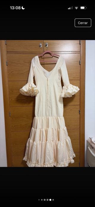 Traje de flamenca beige