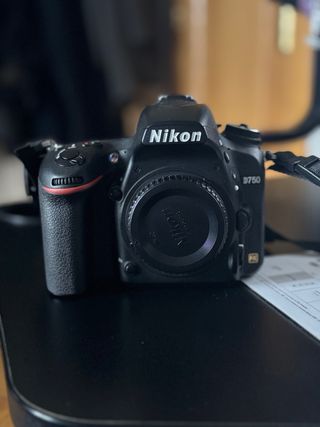 Cámara Nikon D750 + Tamron 18-200mm