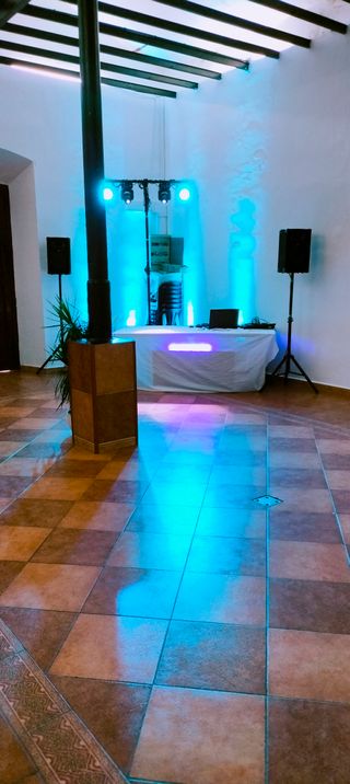 Alquiler de equipo de sonido e iluminación