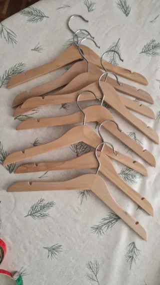 Lote 8 perchas madera niño/bebé