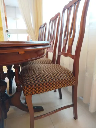 Mesa comedor y 6 sillas estilo clásico