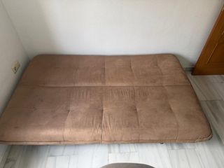 Sofá cama de libro en tela marrón