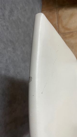 6 Sillas de piel sintetica blanca