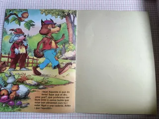 Libro catalán: El gos i el llop (Carlos Busquets)