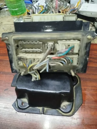 Caja fusibles Seat 131 Diesel Perkins