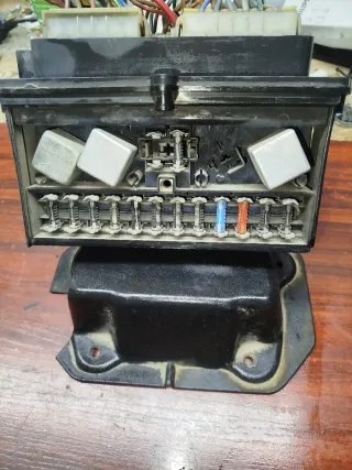 Caja fusibles Seat 131 Diesel Perkins