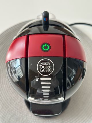 Macchina da caffè a capsule Dolce Gusto Krups rossa