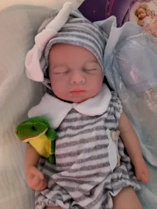 Reborn en niño de silicona se puede bañar?