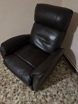 Sillón de piel reclinable