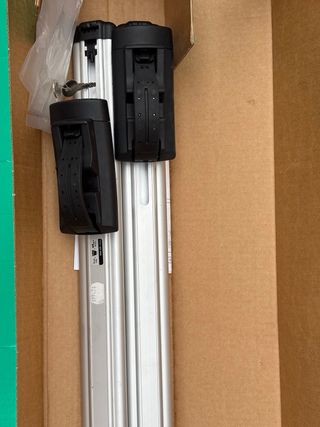 **NUEVA. Baca de coche, portaequipajes.