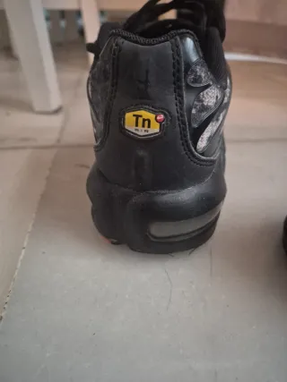 Nike Air Max Plus Camuflaje Negro Naranja