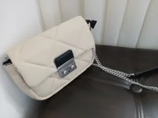 Bolso blanco elegante Cortefiel