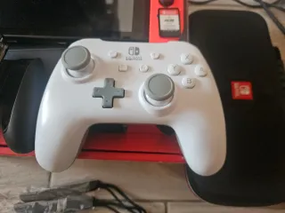 Nintendo Switch Console e Accessori