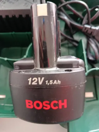 Cargador y batería Bosch con maletín