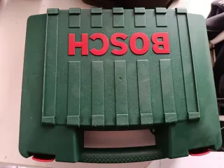 Cargador y batería Bosch con maletín