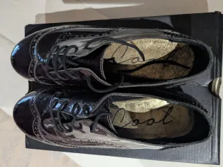 Zapatos charol mujer granates