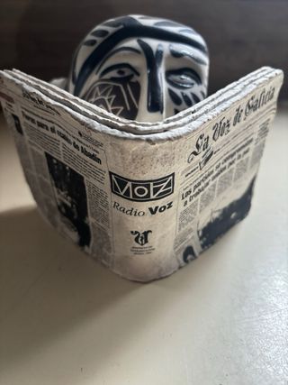 Figura de cerámica Lector Voz