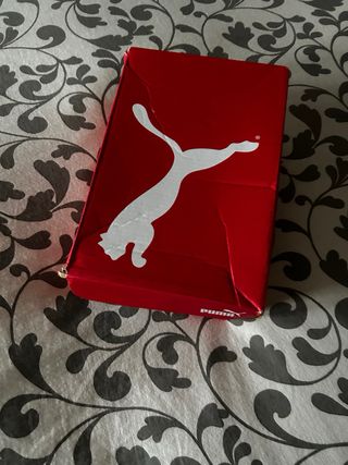 Botas de fútbol Puma niño amarillas  talla 30.